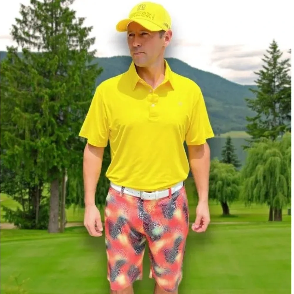 Hreski Golf 134 Abstract Circles on Red Black Uneven Background Shorts